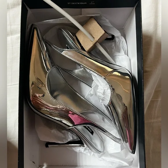 Nine West metallic silver slingback pump - Picture 3 of 6